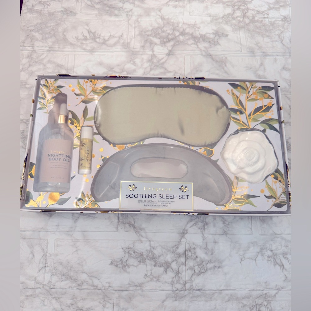 SALE! Body Gua Sha Kit New in original box Gift set beauty spa day